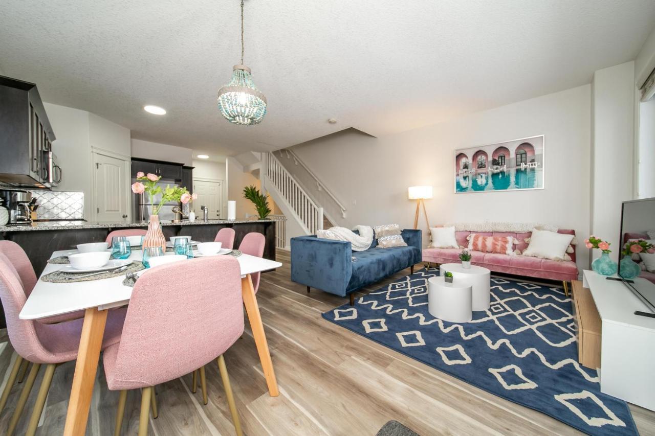 Mediterranean Retreat - King Bed - Fireplace - Jacuzzi - Fast Wi-Fi - Games Room - Free Parking & Netflix Έντμοντον Εξωτερικό φωτογραφία